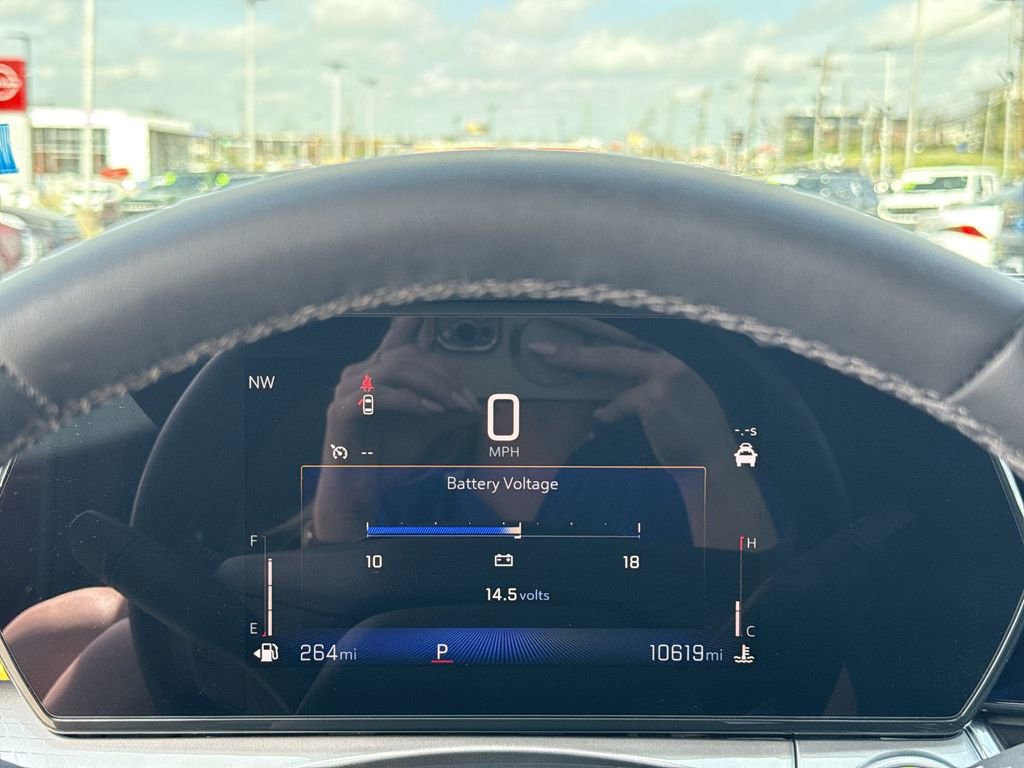 Used 2024 Chevrolet Trax LT w/ Driver Confidence Package FWD image 15