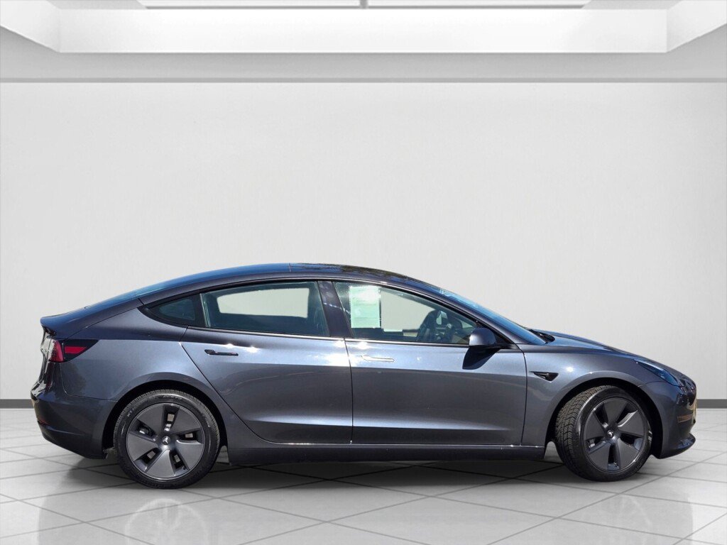 Used 2023 Tesla Model 3 Standard Range RWD image 4