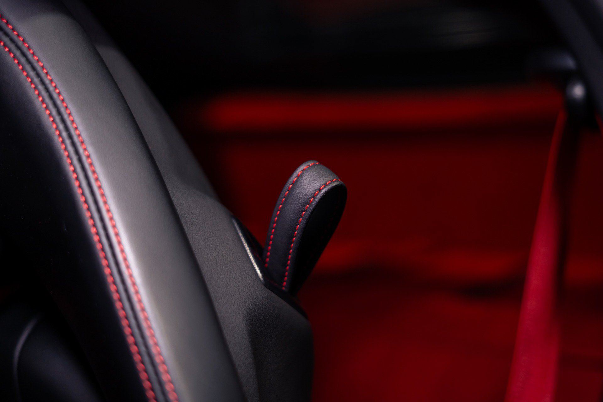 Used 2019 Ferrari 812 Superfast RWD image 39
