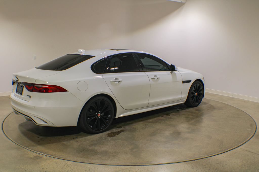 Certified 2022 Jaguar XF R-Dynamic SE AWD/4WD image 6