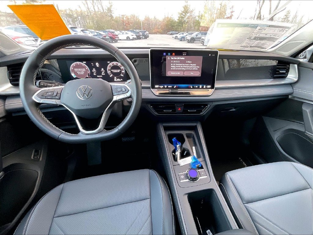 Used 2026 Volkswagen Tiguan SE AWD/4WD image 12