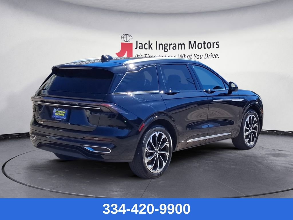 Used 2024 Lincoln Nautilus Reserve w/ Equipment Group 202A image 5