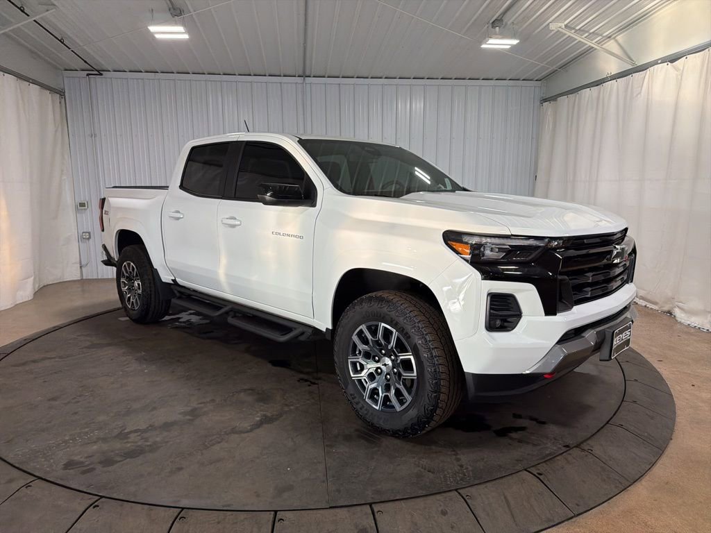 Used 2024 Chevrolet Colorado Z71 w/ Z71 Convenience Package 2 image 11