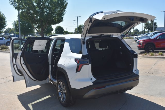 New 2027 Chevrolet Equinox LT w/ Safety and Technology Package FWD image 15