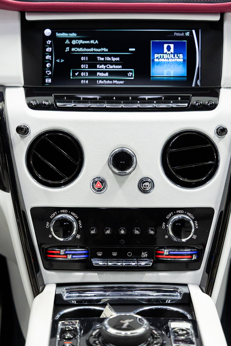 Certified 2024 Rolls-Royce Cullinan Black Badge image 33