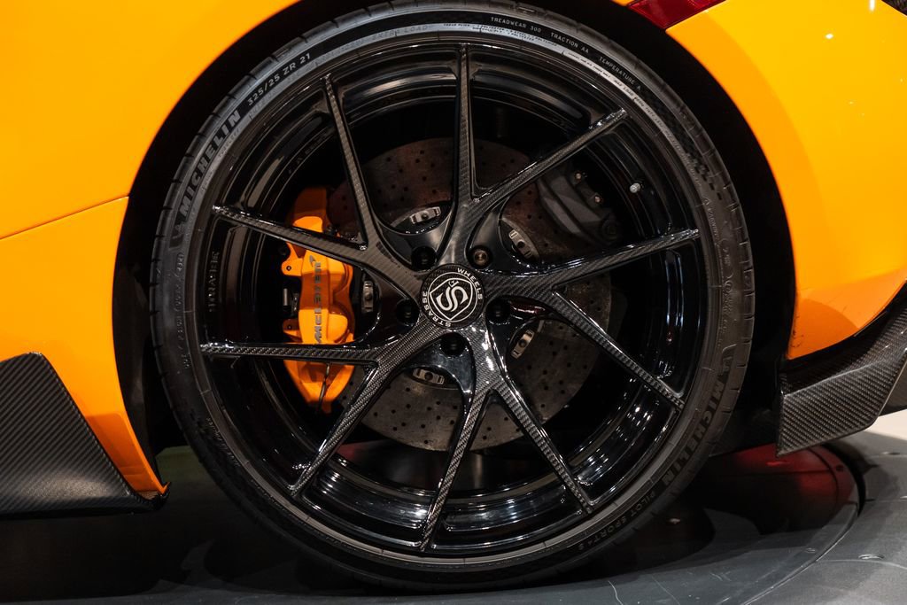 Used 2018 McLaren 720S RWD image 14