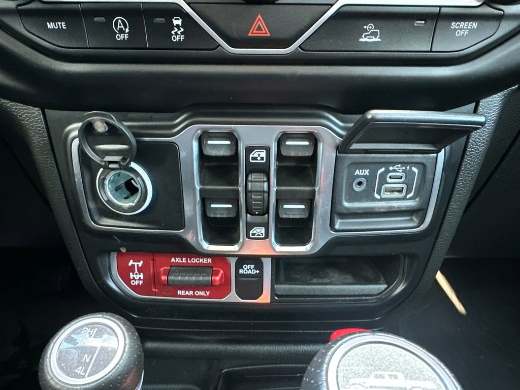 Used 2023 Jeep Gladiator Mojave w/ Cold Weather Group image 13