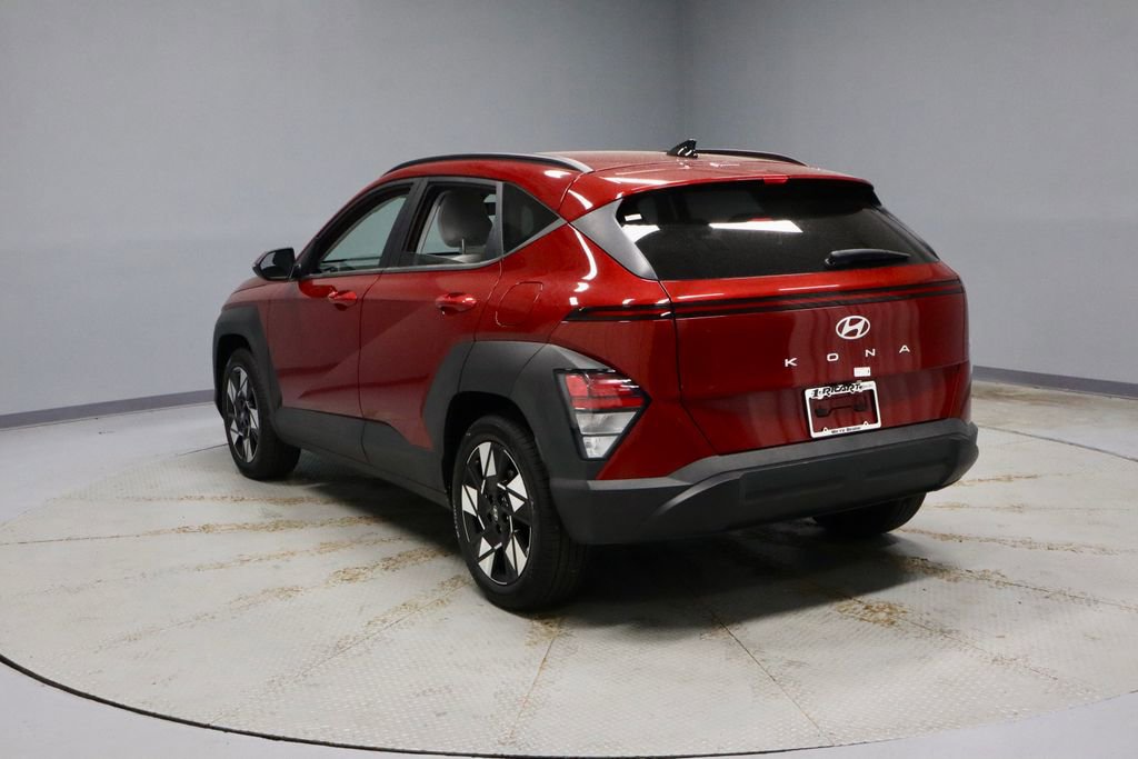Certified 2025 Hyundai Kona SEL FWD image 9