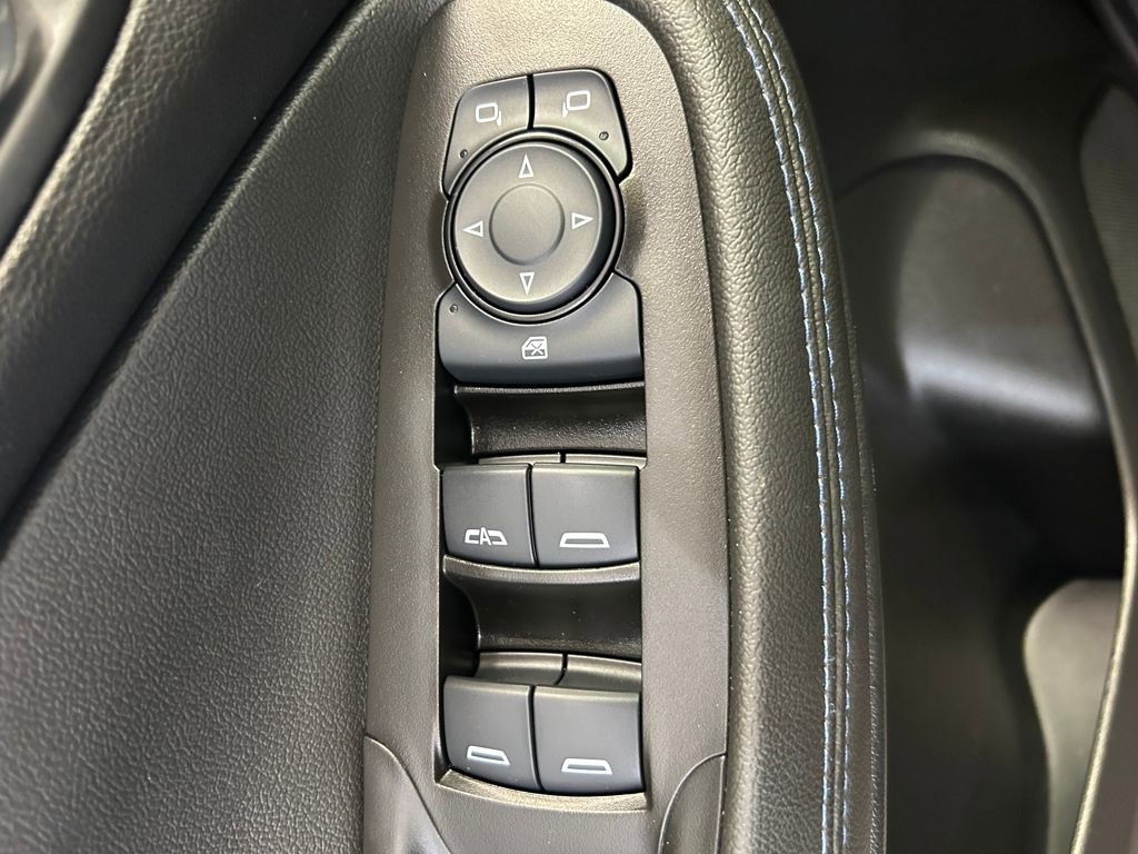 Used 2025 Buick Encore GX Sport Touring image 15