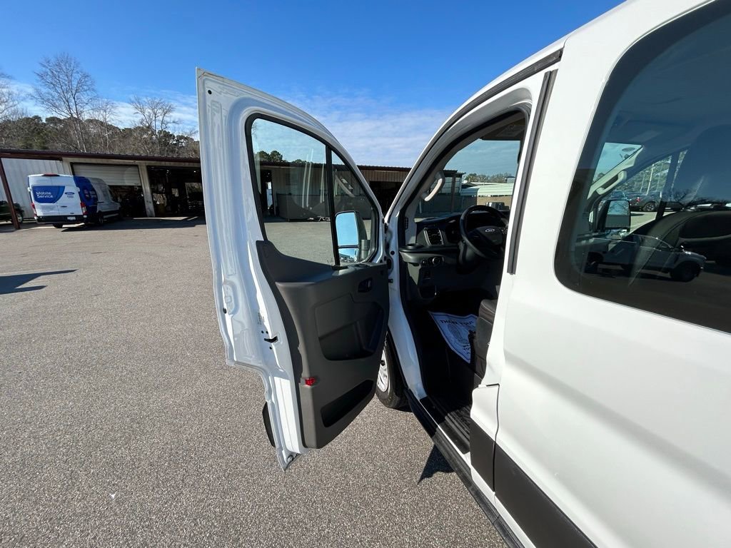 Used 2023 Ford Transit 350 XLT image 22