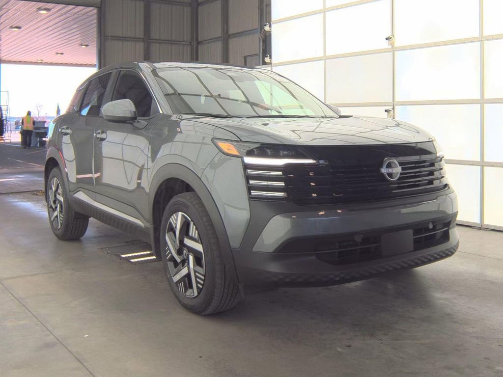 Used 2025 Nissan Kicks SV image 3