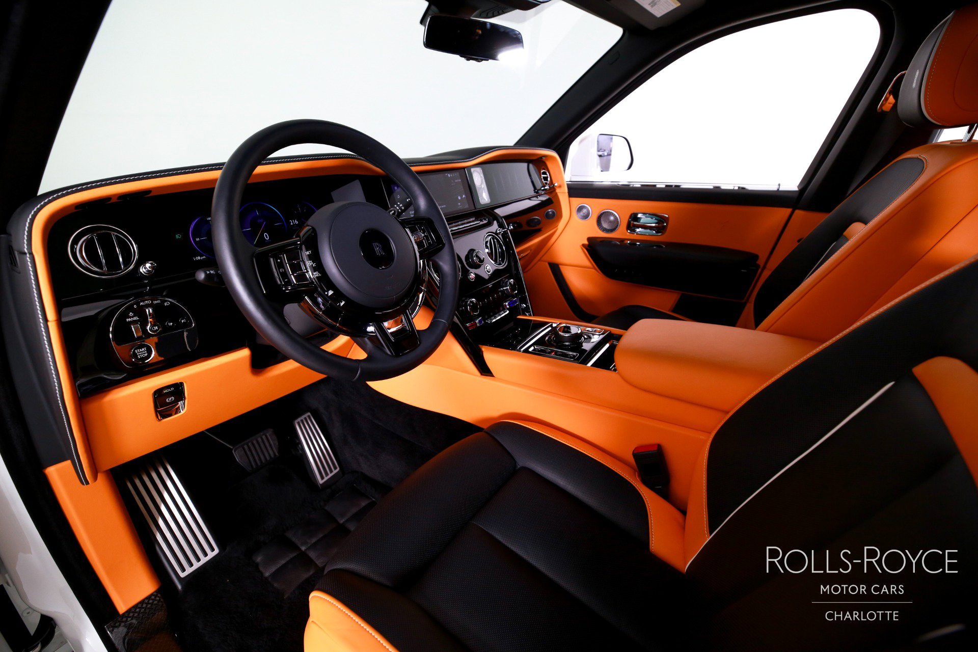 Used 2025 Rolls-Royce Cullinan Black Badge image 4