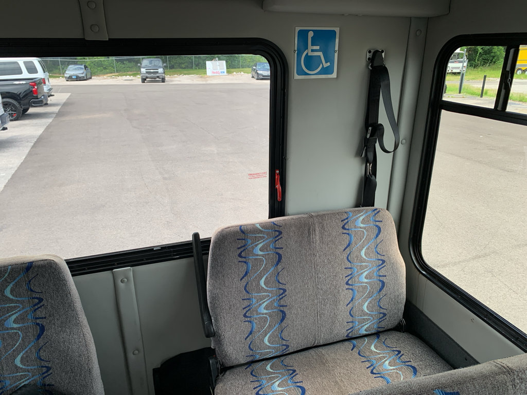 Used 2010 Ford E-450 and Econoline 450 Super Duty RWD image 33