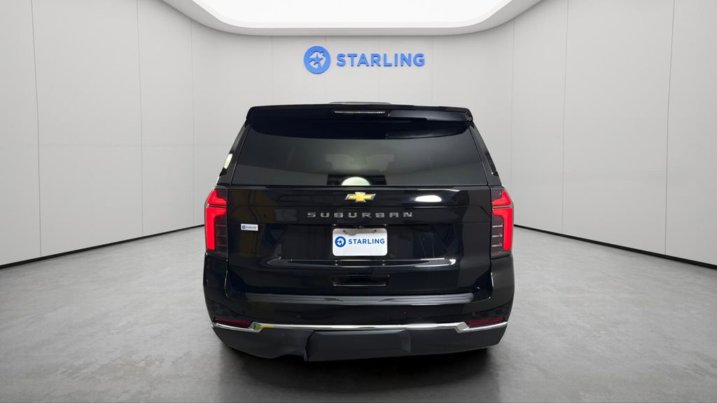 Used 2025 Chevrolet Suburban LS image 8
