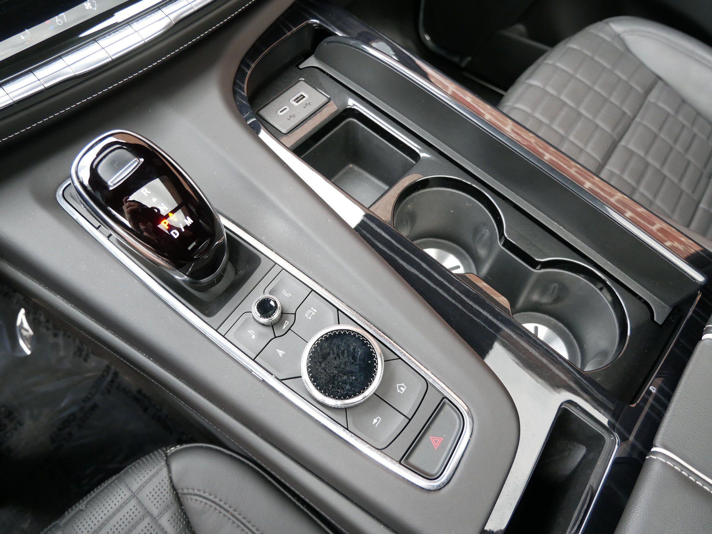 Used 2023 Cadillac Escalade V w/ LPO, ONYX Package AWD/4WD image 20