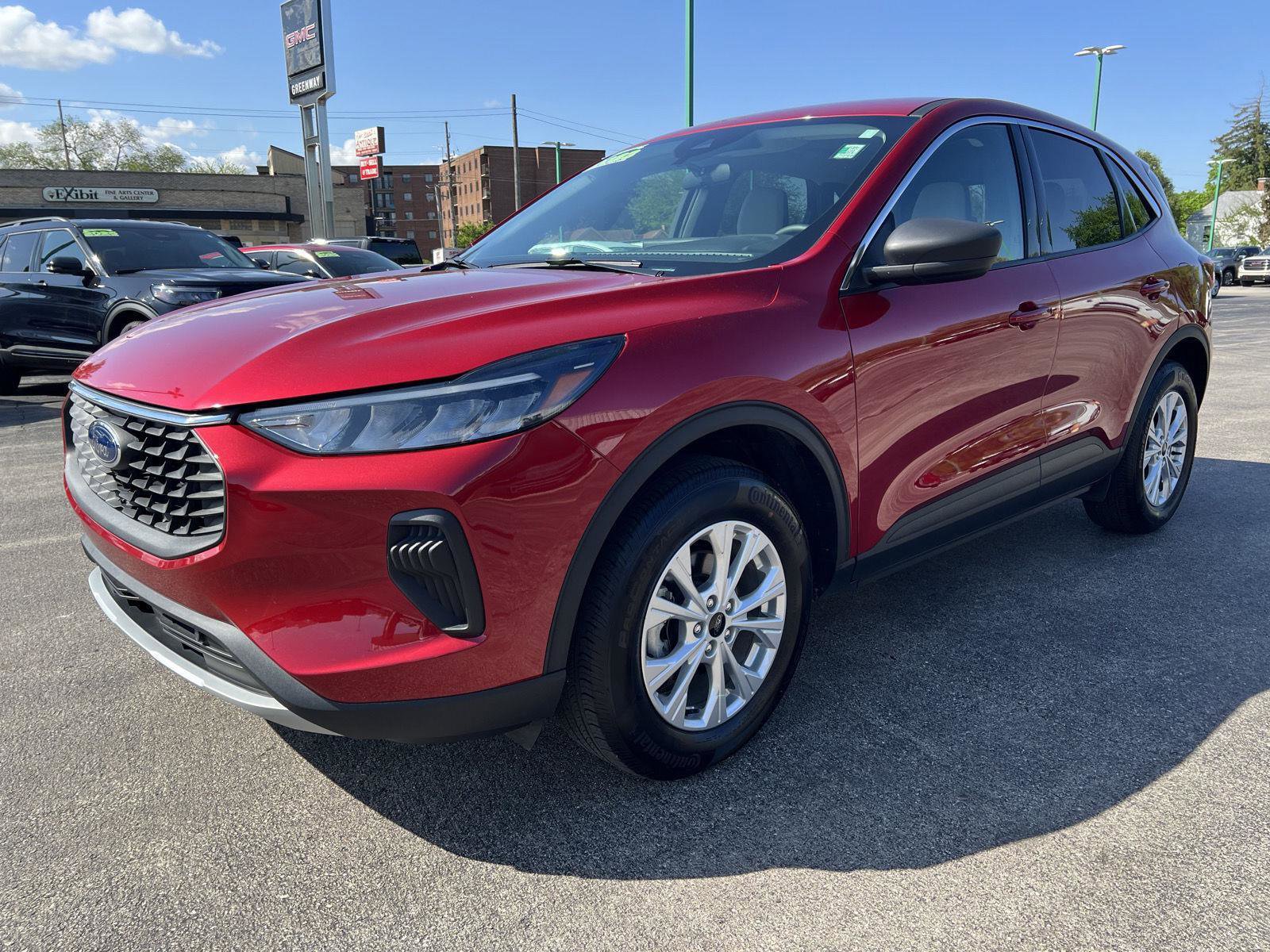 Used 2023 Ford Escape Active w/ Tech Pack #1 AWD/4WD image 10