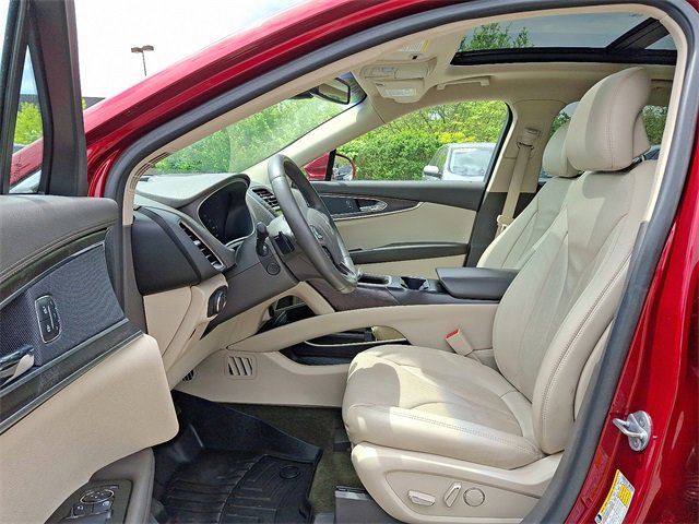 Used 2017 Lincoln MKX Reserve w/ Lincoln MKX Climate Package AWD/4WD image 13