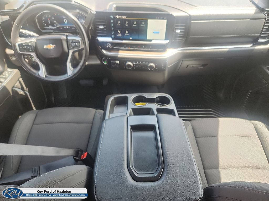 Used 2022 Chevrolet Silverado 1500 LT w/ Z71 Off-Road Package AWD/4WD image 9