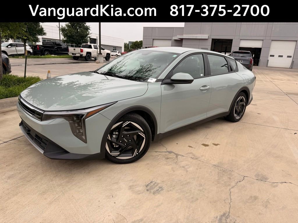 Certified 2025 Kia K4 EX FWD image 1