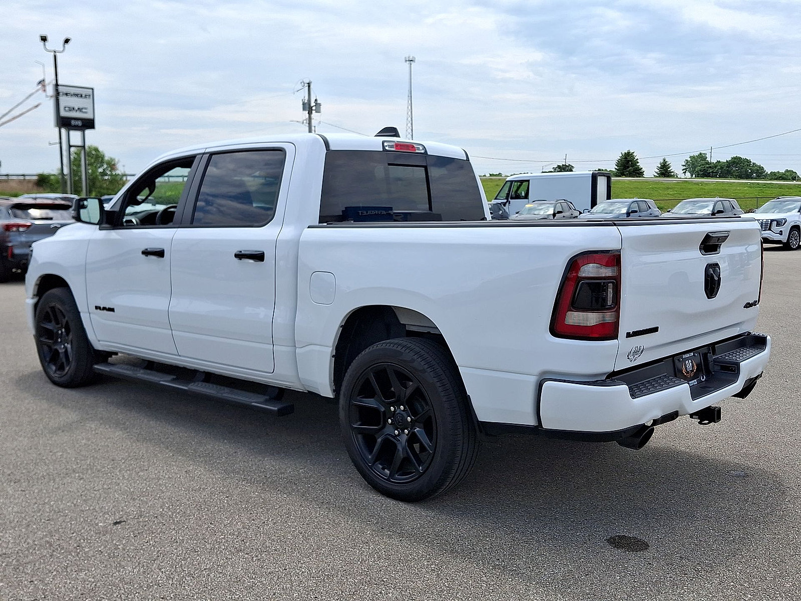 Used 2024 RAM 1500 Laramie AWD/4WD image 22