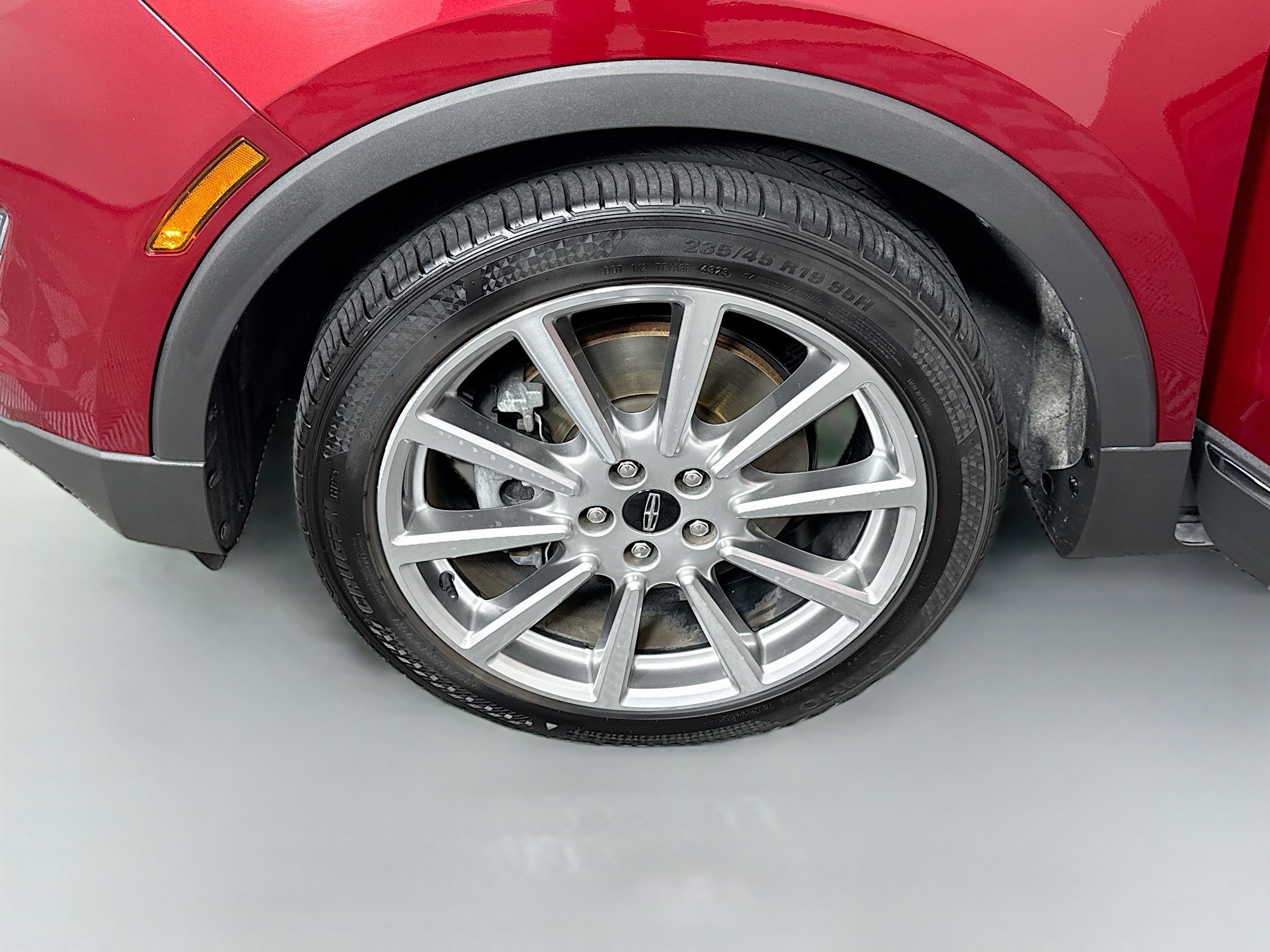 Used 2019 Lincoln MKC Reserve w/ MKC Climate Package FWD image 4