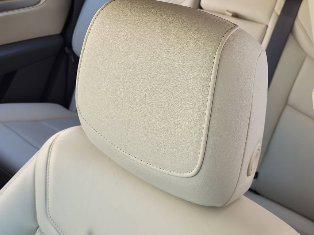 Used 2021 Cadillac XT5 Premium Luxury w/ LPO, Floor Liner Package FWD image 24