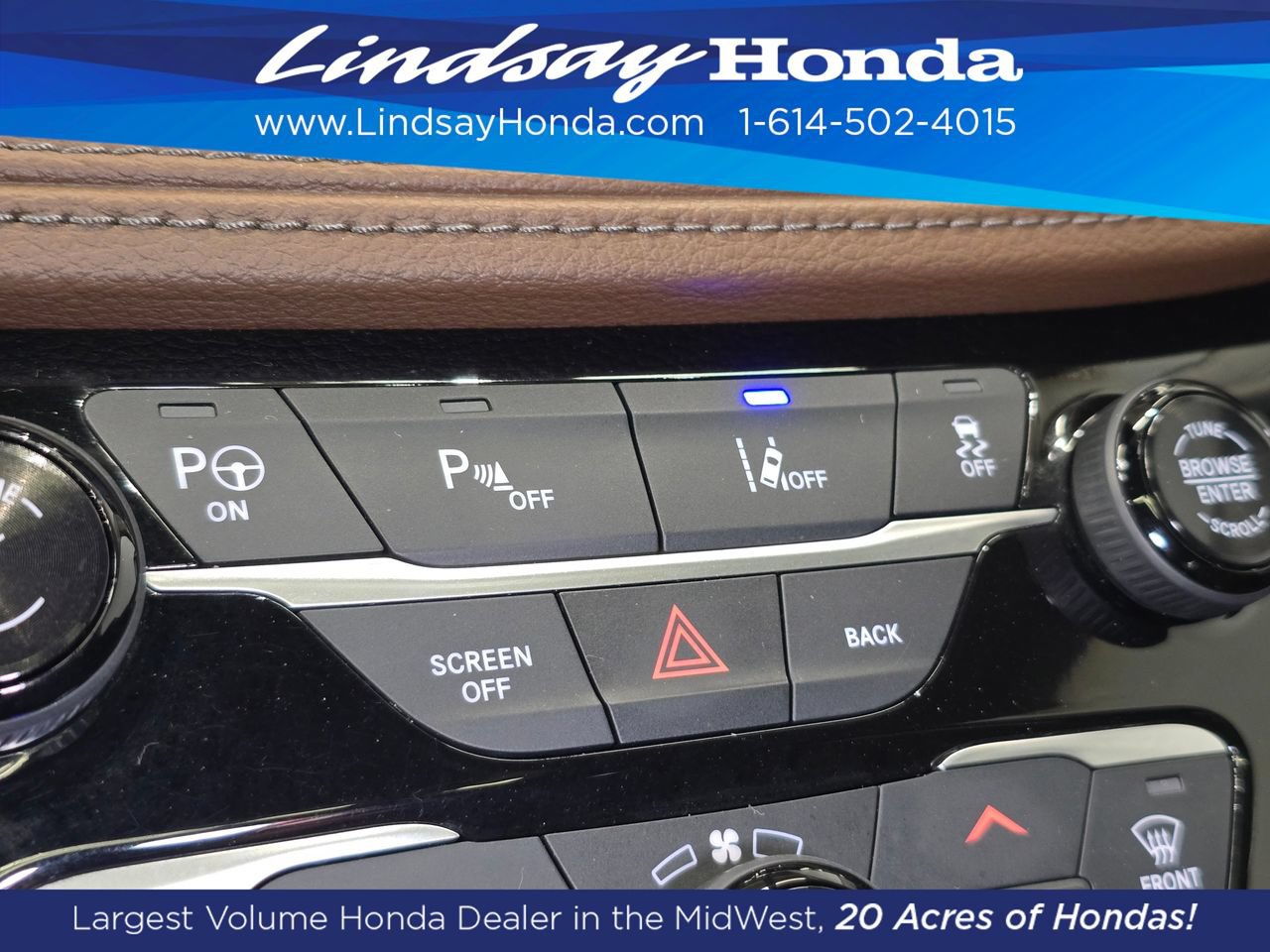 Used 2017 Chrysler Pacifica Limited w/ UConnect Theater Package FWD image 20