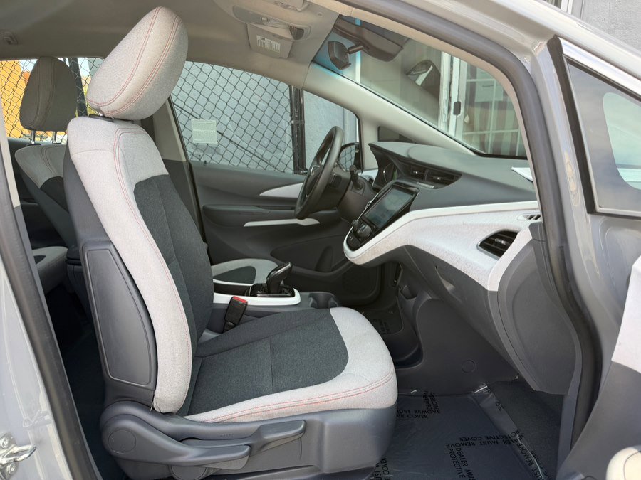 Used 2021 Chevrolet Bolt LT image 33