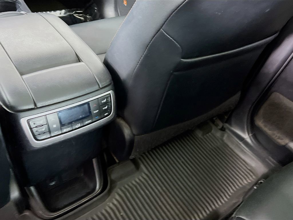 Used 2019 Toyota Highlander Limited Platinum image 26