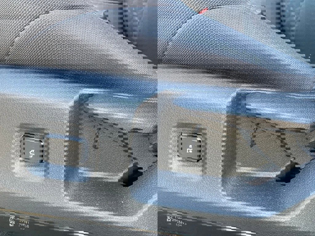 Certified 2025 Toyota Tacoma SR5 image 13