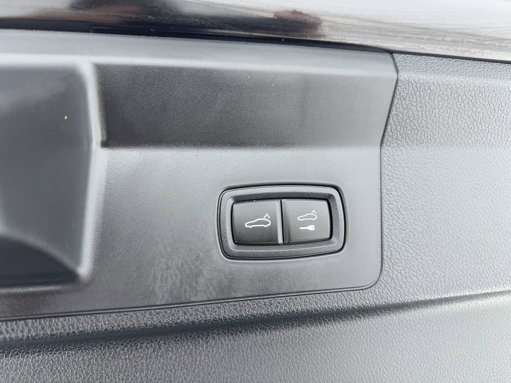 Used 2025 Porsche Panamera w/ Premium Package image 14