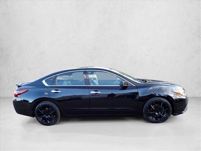 Used 2018 Nissan Altima 2.5 SR w/ SR Midnight Edition FWD video 4
