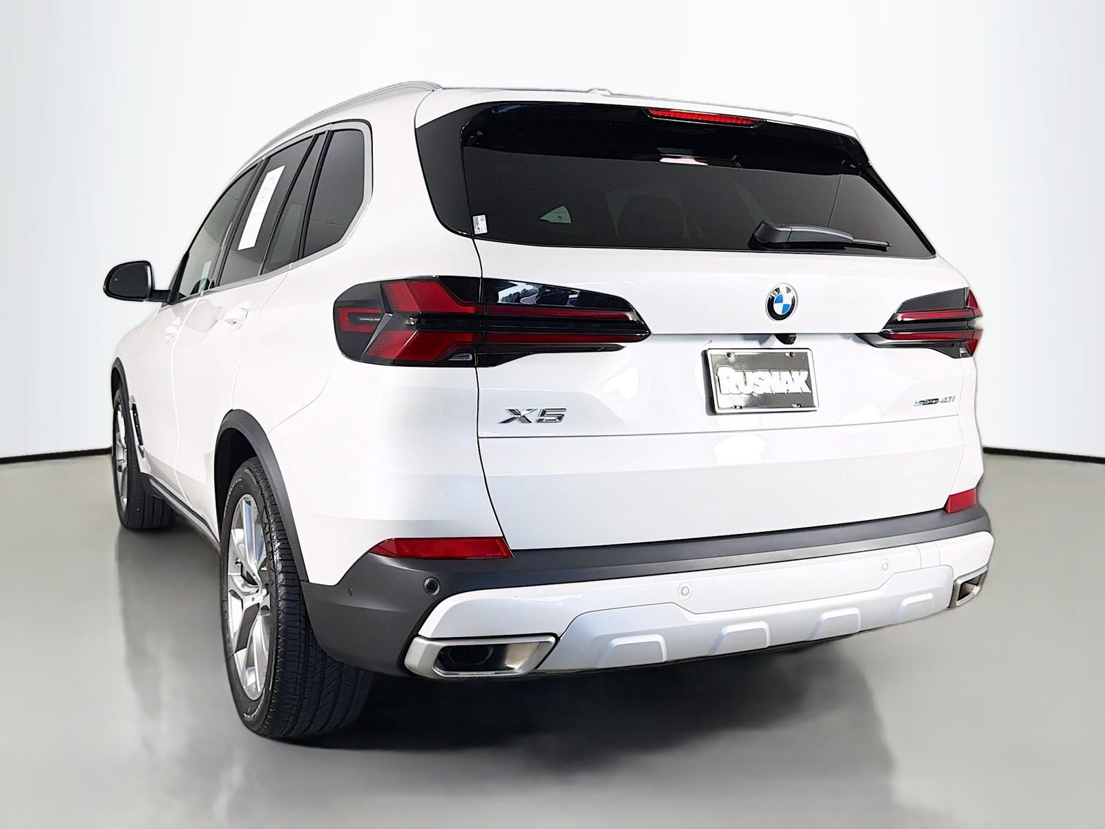 Certified 2024 BMW X5 sDrive40i w/ Parking Assistance Package RWD image 5