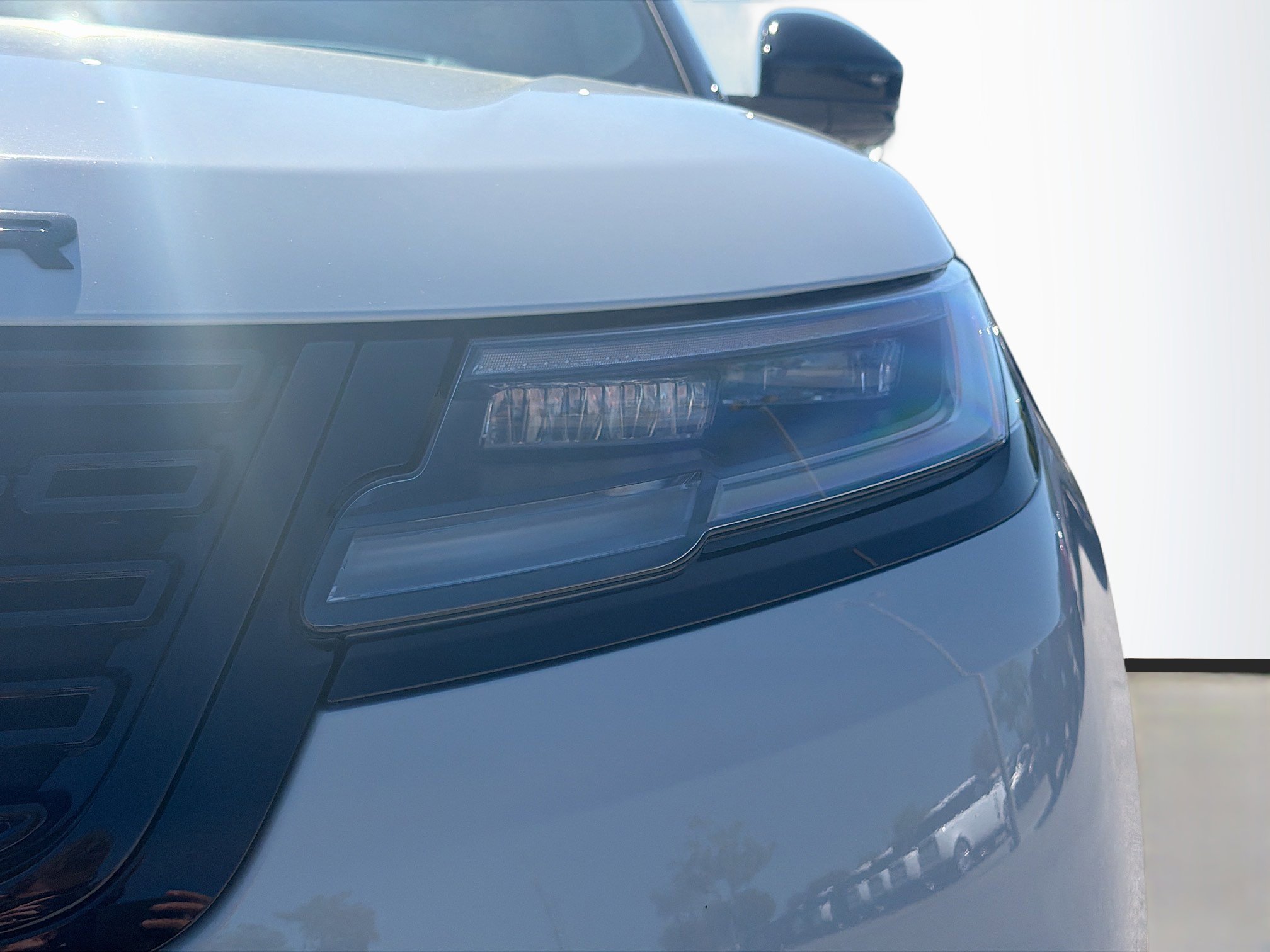 New 2026 Land Rover Range Rover Velar Dynamic SE image 9