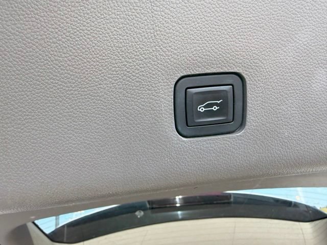 Used 2019 Chevrolet Traverse LT FWD image 24