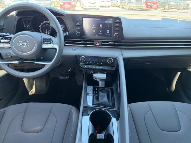 Used 2023 Hyundai Elantra Blue FWD image 9
