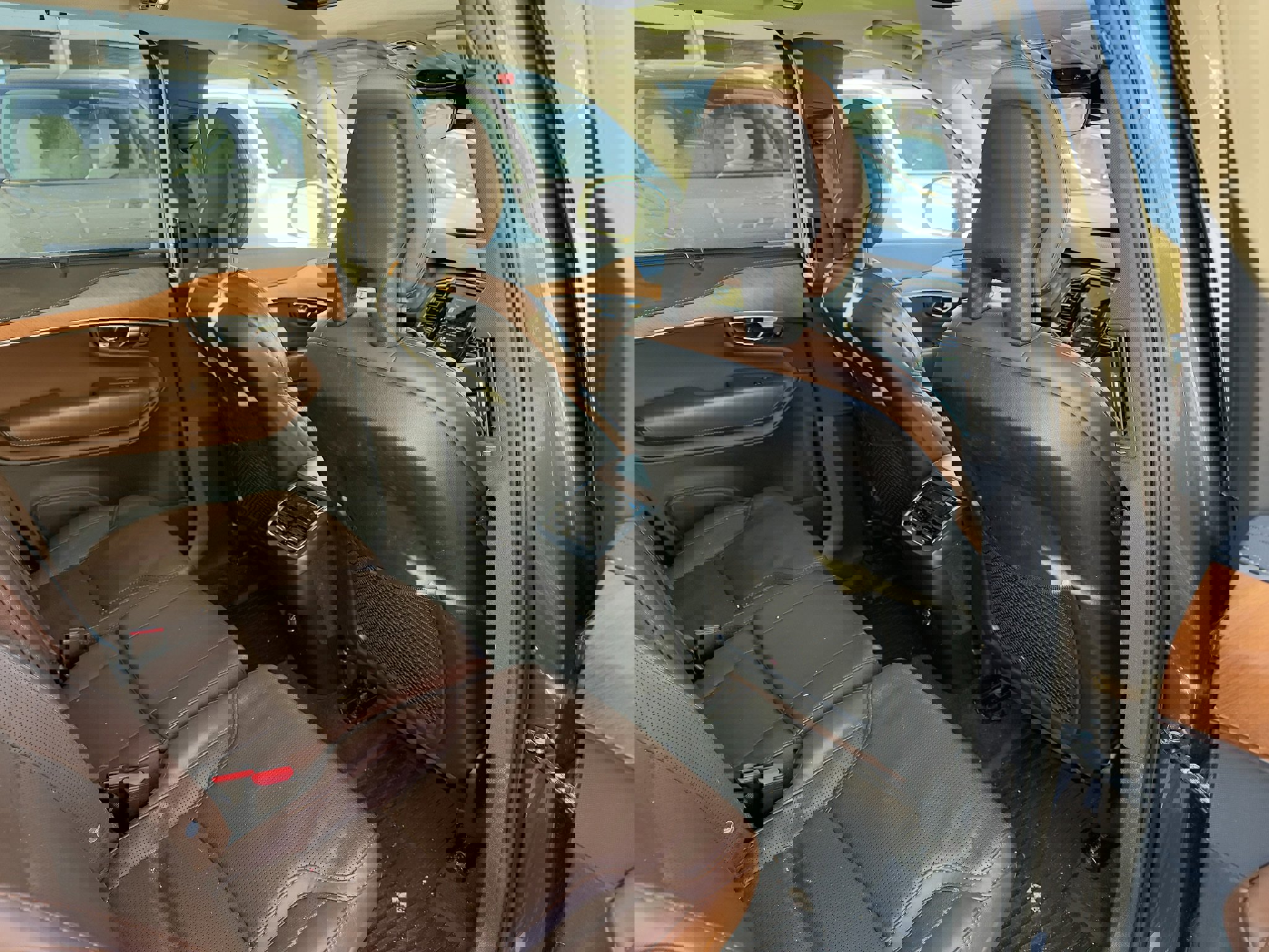 Used 2020 Volvo XC90 T6 Inscription w/ Protection Package image 31