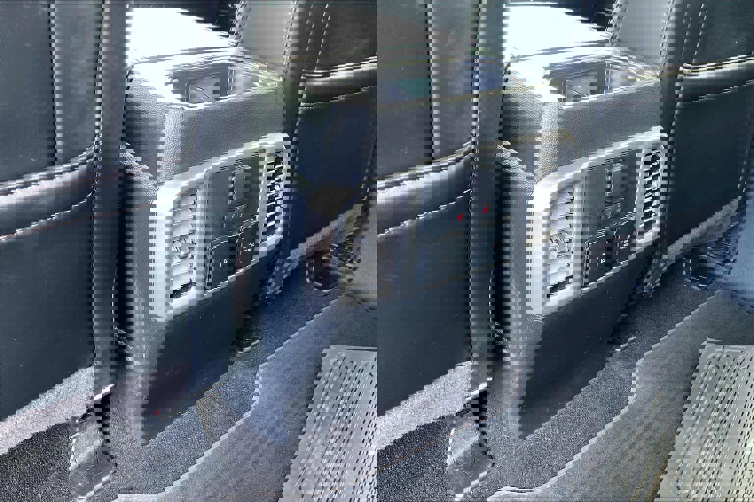 Used 2019 Ford F150 Platinum w/ Equipment Group 701A Luxury image 33