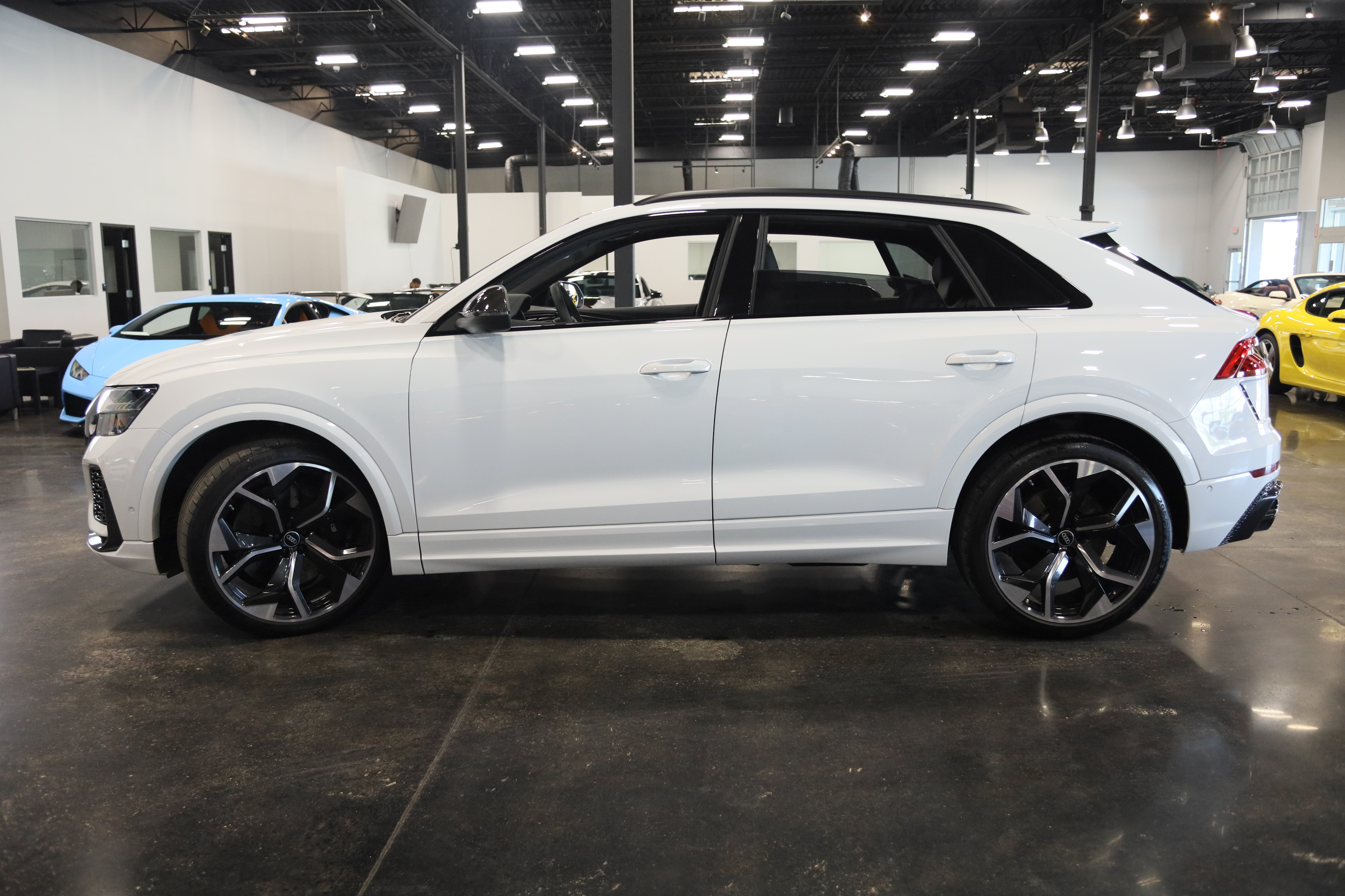 Used 2024 Audi RS Q8 AWD/4WD image 9