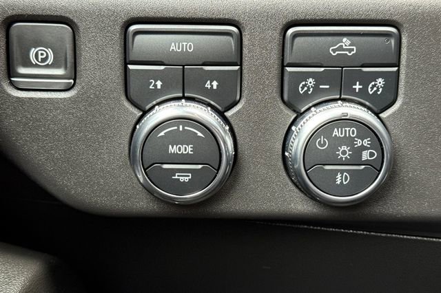 Used 2025 GMC Sierra 1500 Elevation w/ LPO, Elevation Black Package AWD/4WD image 43