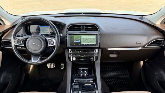 Used 2019 Jaguar F-PACE Prestige image 27