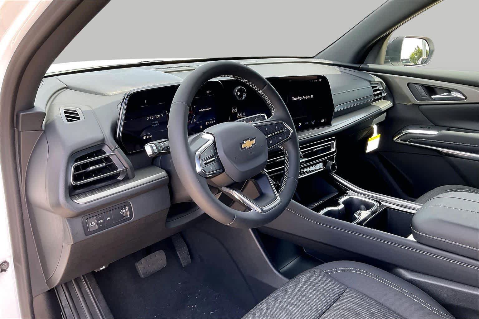 New 2027 Chevrolet Traverse LT w/ Driver Confidence Package FWD image 9