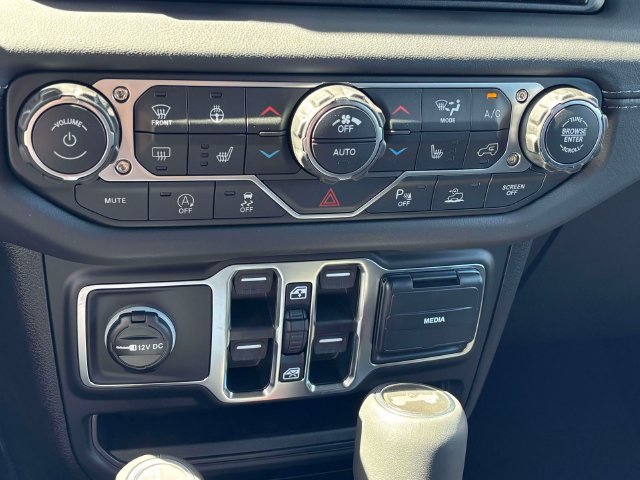 New 2027 Jeep Wrangler Unlimited Sahara AWD/4WD image 27