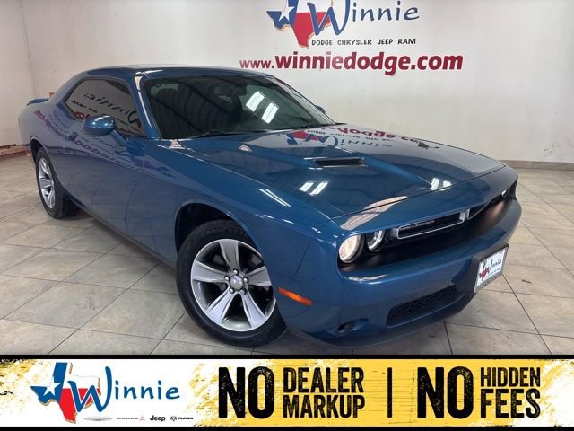 Used 2020 Dodge Challenger SXT RWD image 1
