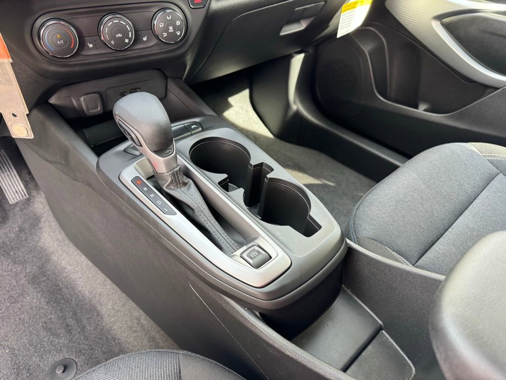 Used 2025 Chevrolet Trax LS w/ LS Convenience Package image 15