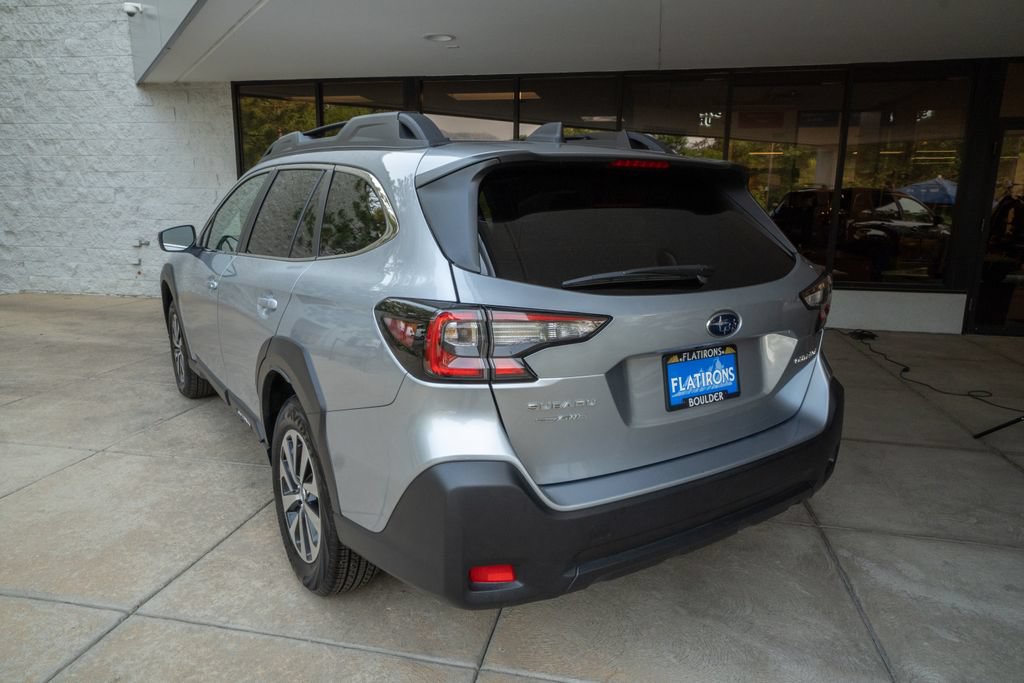Certified 2025 Subaru Outback Premium AWD/4WD image 5