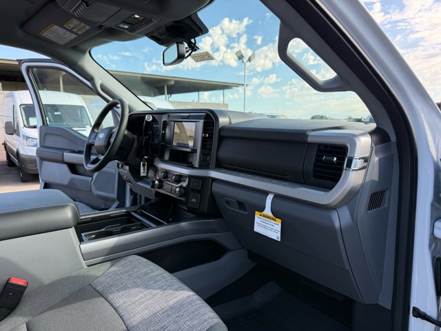 New 2026 Ford F550 4x4 Crew Cab w/ XLT Value Package image 22