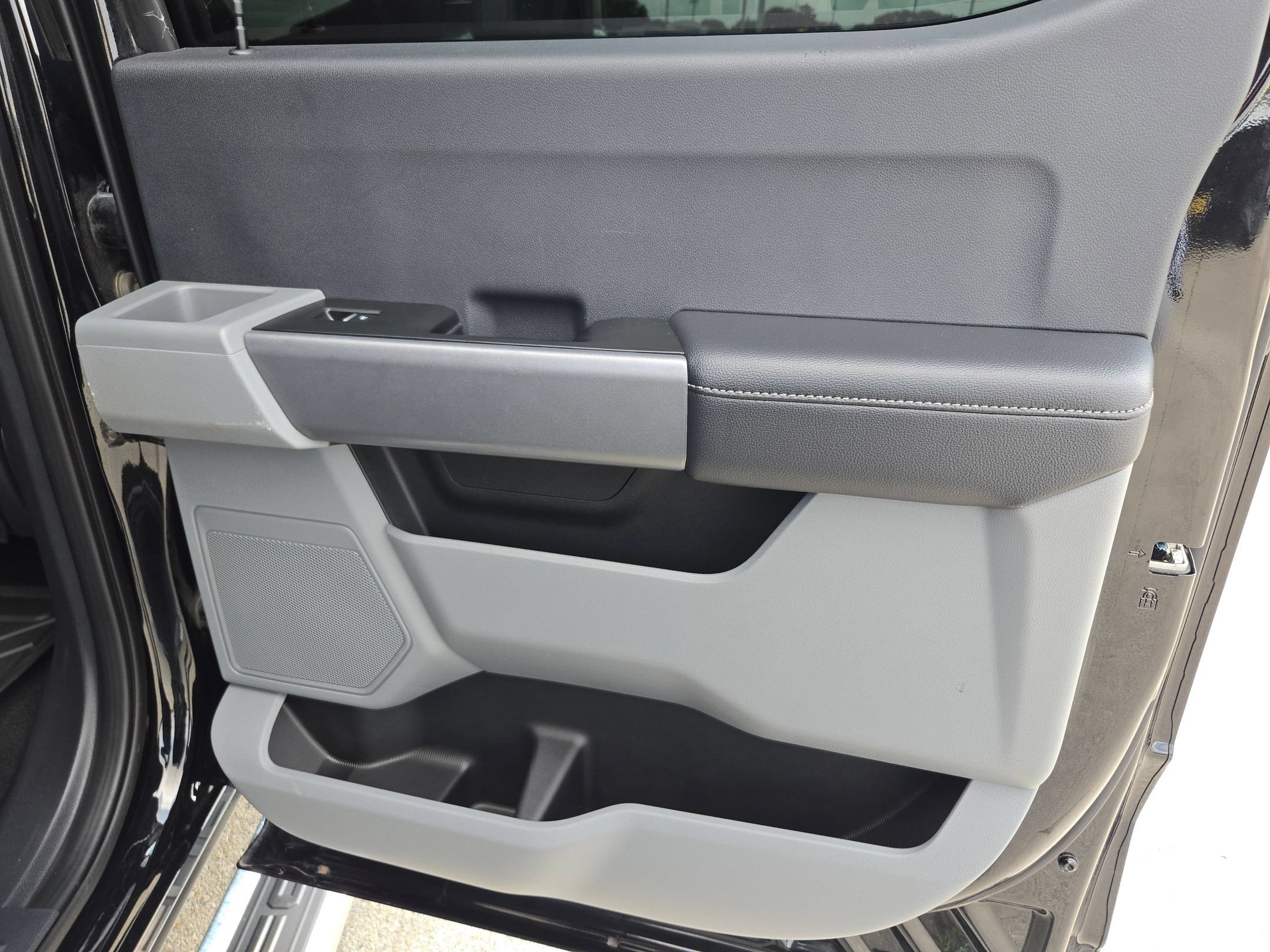 Used 2024 Ford F350 XLT AWD/4WD image 26