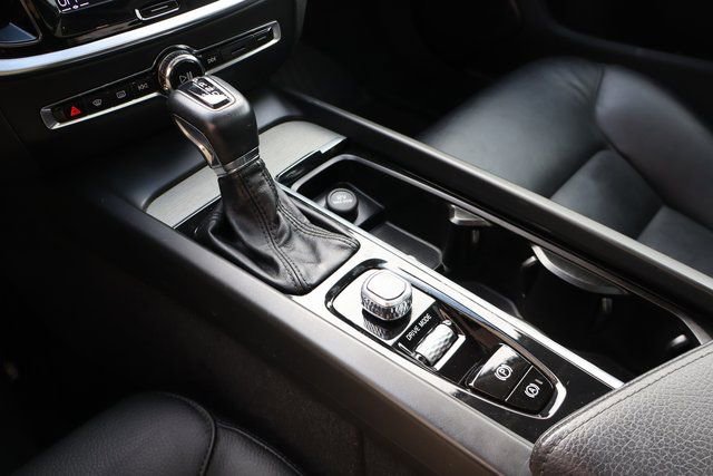 Used 2021 Volvo V60 T5 Cross Country w/ Climate Package image 22