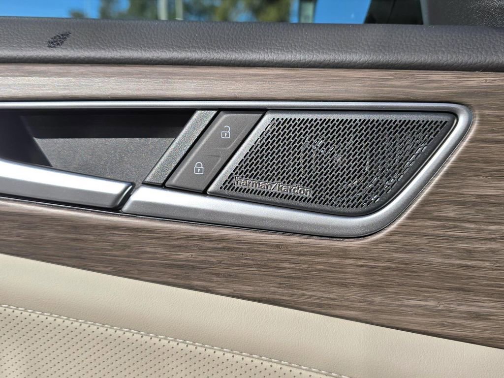 New 2026 Volkswagen Atlas SEL Premium R-Line image 23